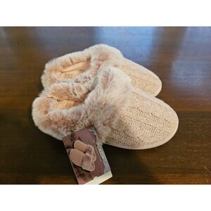 Genorum‎ Women's Pink Fuzzy Faux Fur House Slippers Memory Foam Shoes Size 5-6